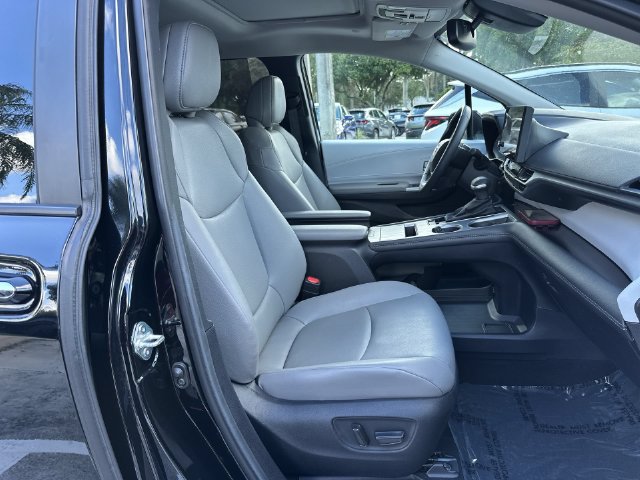 Used 2026 Toyota Sienna XLE FWD image 29