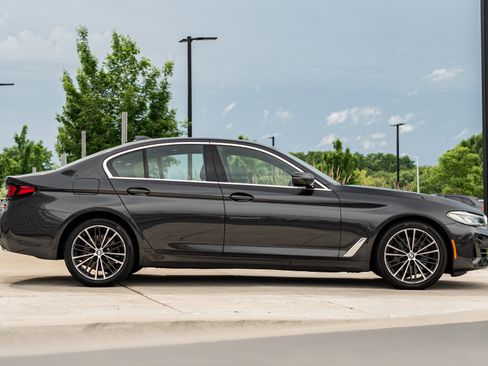 Used 2023 BMW 540i xDrive w/ Premium Package AWD/4WD image 3