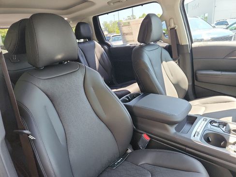 New 2026 Kia Carnival SX w/ SX Dark Edition Package FWD image 52