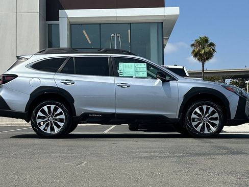 Used 2023 Subaru Outback Limited AWD/4WD image 2