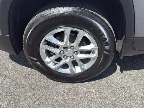 Used 2019 Chevrolet Traverse LT AWD/4WD image 3