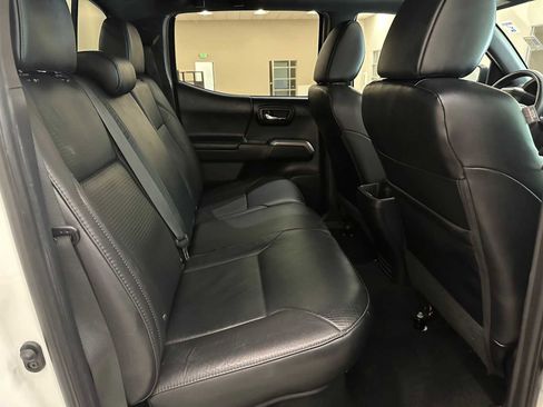 Used 2021 Toyota Tacoma Limited AWD/4WD image 25