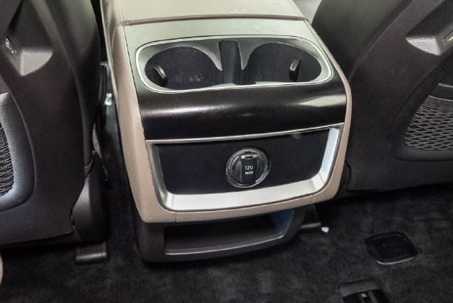 Used 2025 Kia Carnival FWD image 29