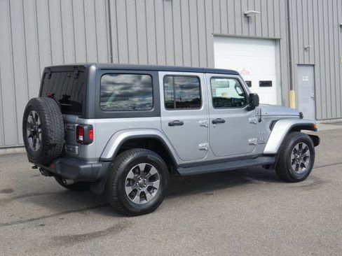 Used 2018 Jeep Wrangler Unlimited Sahara w/ Cold Weather Group AWD/4WD image 10