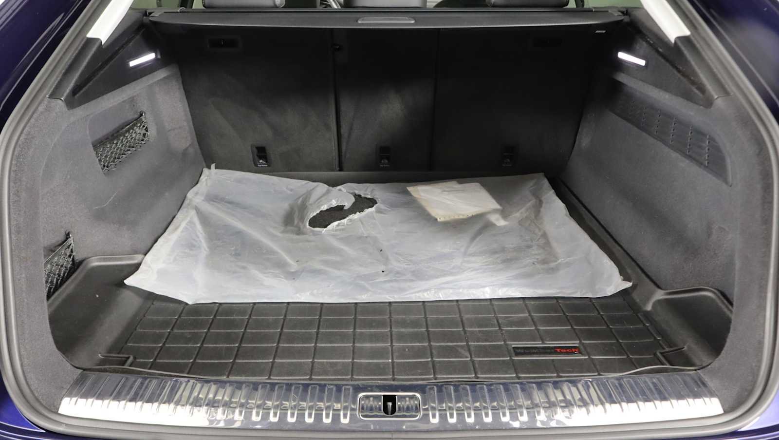 Used 2023 Audi Q8 Premium Plus AWD/4WD image 29