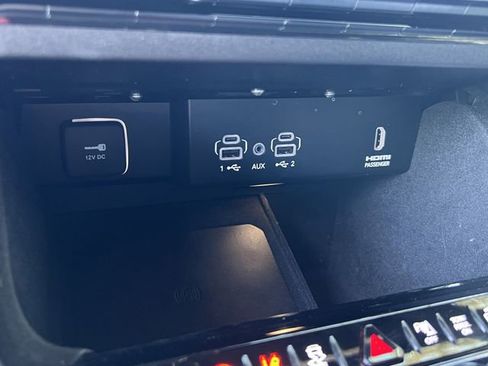 Used 2023 Jeep Wagoneer Series II AWD/4WD image 19