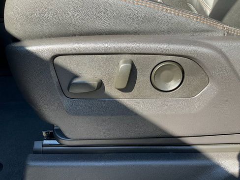 Used 2024 GMC Sierra 2500 AT4 w/ AT4 Premium Plus Package image 6