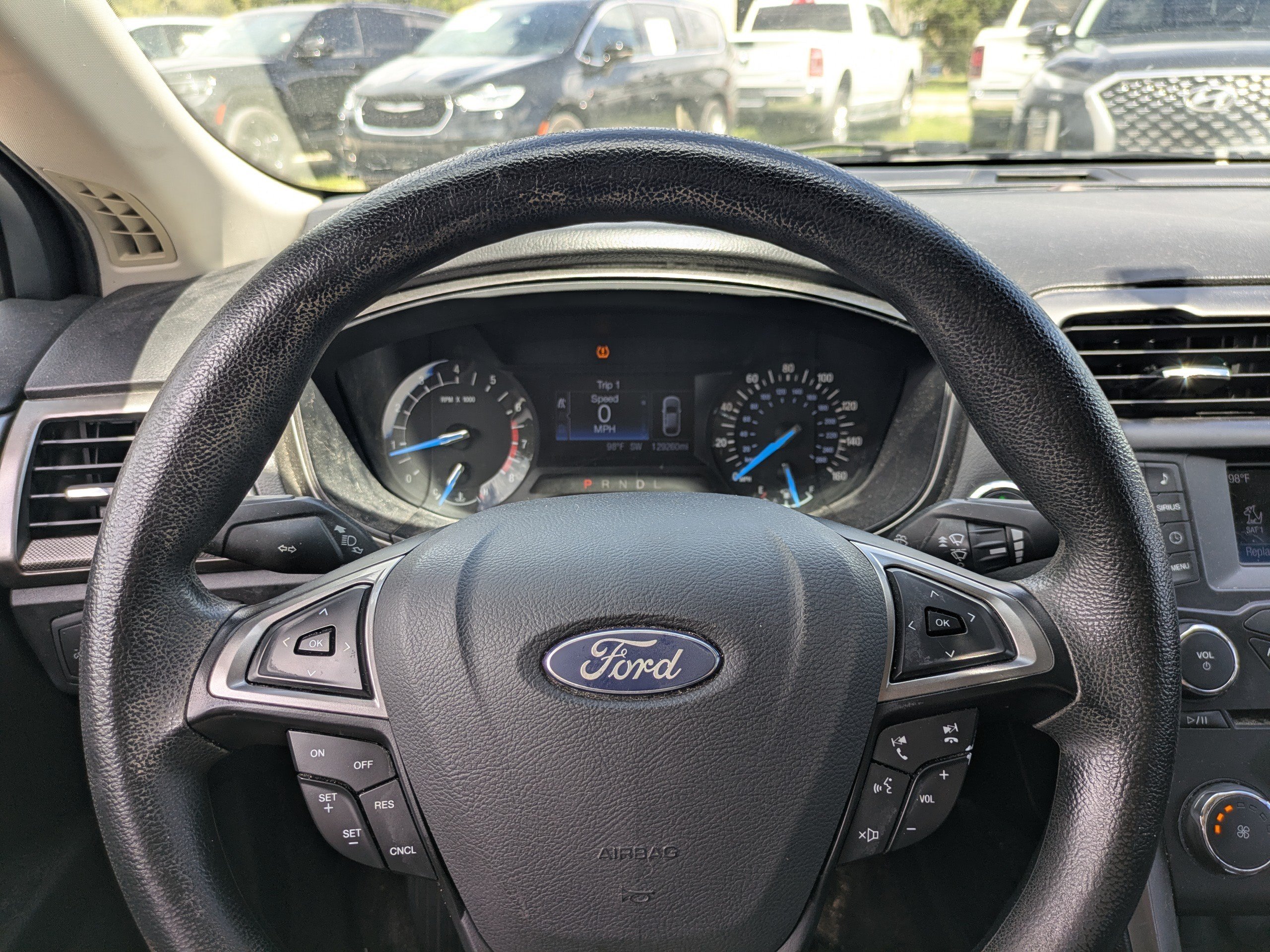 Used 2017 Ford Fusion SE FWD image 23