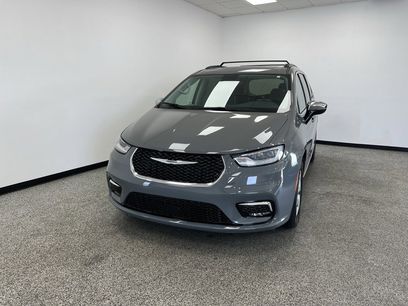 Used 2023 Chrysler Pacifica Limited