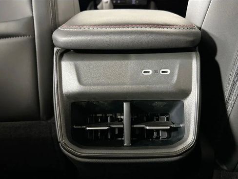 Used 2025 Dodge Charger R/T w/ Sun & Sound Package image 27