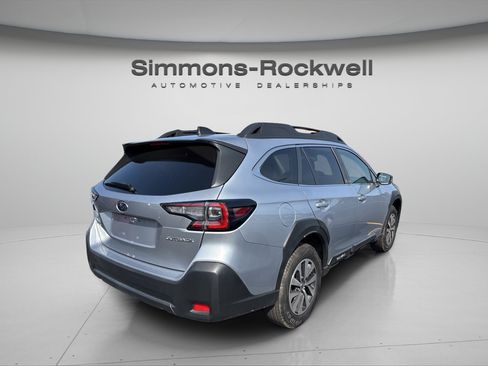 Used 2025 Subaru Outback Premium AWD/4WD image 5