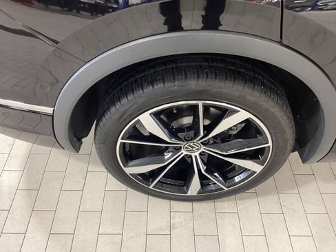 Used 2024 Volkswagen Tiguan SEL R-Line AWD/4WD image 23