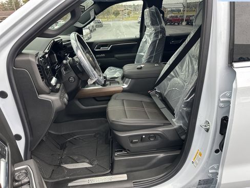 New 2026 Chevrolet Silverado 1500 High Country AWD/4WD image 11