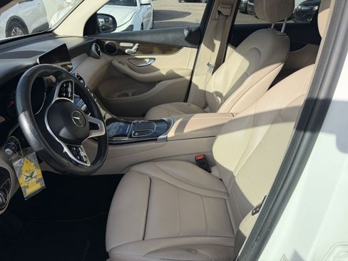Used 2020 Mercedes-Benz GLC 300 image 9