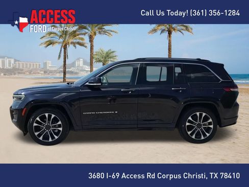 Used 2023 Jeep Grand Cherokee Overland AWD/4WD image 5