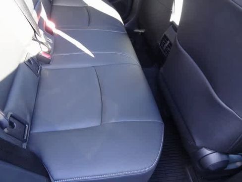 Used 2025 Toyota Corolla Cross XLE image 21