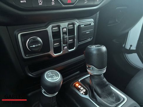 Used 2019 Jeep Wrangler Unlimited Sport S image 18