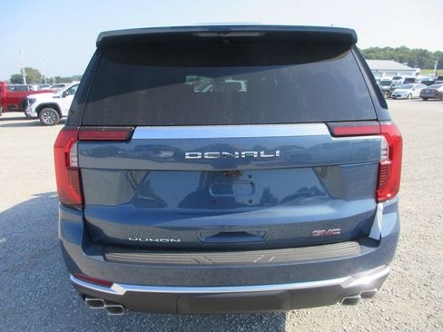 New 2026 GMC Yukon Denali w/ Denali Reserve Package AWD/4WD image 5