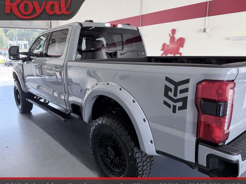 Used 2026 Ford F250 Lariat w/ Black Appearance Package AWD/4WD image 8