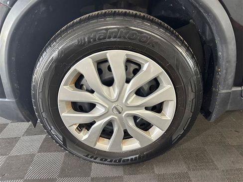 Used 2019 Nissan Rogue S AWD/4WD image 29