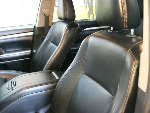 Used 2019 Toyota Highlander XLE AWD/4WD image 20