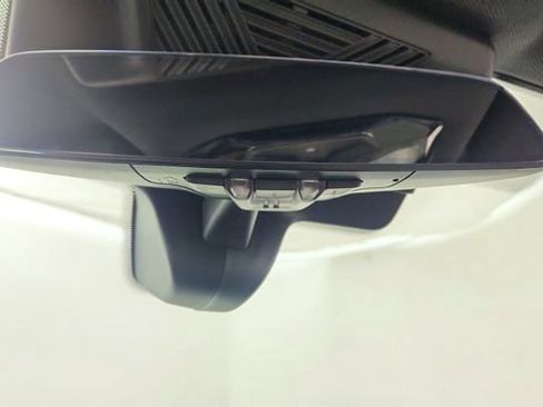 Used 2023 BMW 740i w/ Parking Assistance Package image 53