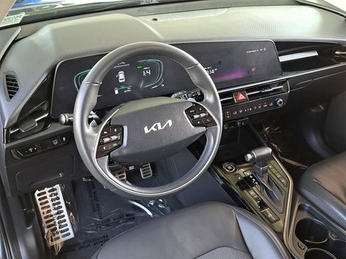 Used 2023 Kia Niro EX Touring image 15