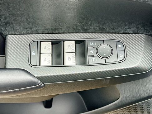 New 2026 Mitsubishi Outlander SE image 18