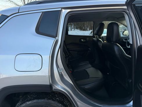 Used 2018 Jeep Compass Latitude w/ Popular Equipment Group image 24