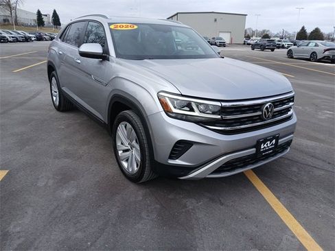 Used 2020 Volkswagen Atlas Cross Sport SE image 1