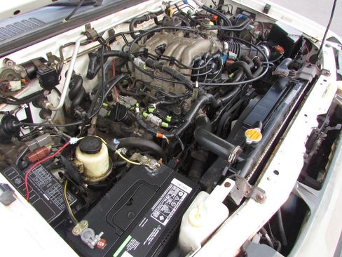 Used 2000 Nissan Xterra XE image 37