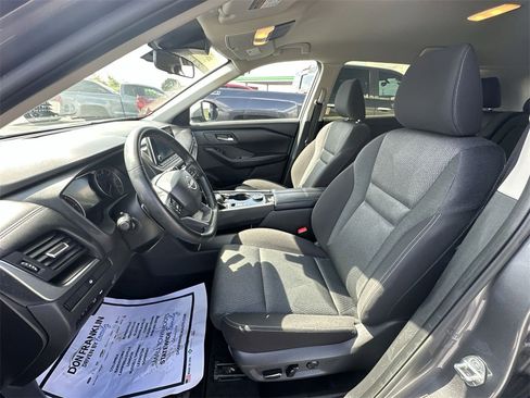 Used 2025 Nissan Rogue SV image 11