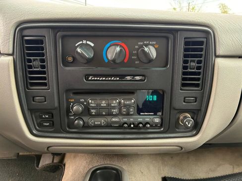 Used 1996 Chevrolet Impala SS RWD image 21