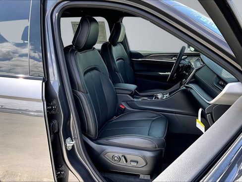 New 2026 Jeep Grand Cherokee L Limited AWD/4WD image 16