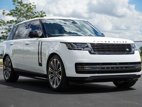 Used 2024 Land Rover Range Rover Long Wheelbase SE AWD/4WD image 4