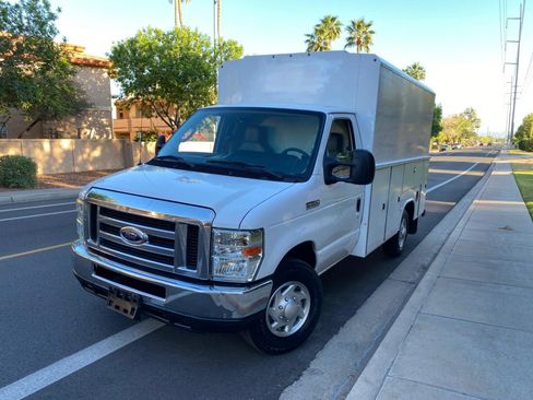 Used 2016 Ford E-350 and Econoline 350 Super Duty RWD image 5