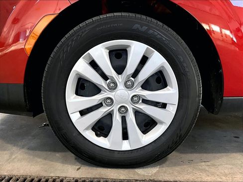 Used 2023 Kia Soul LX image 7