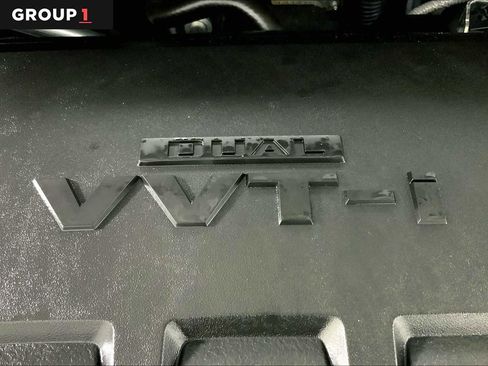 Used 2018 Toyota Corolla LE image 31