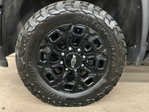 Used 2024 Chevrolet Silverado 2500 High Country w/ High Country Premium Package image 35