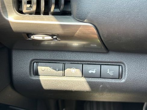 Used 2022 Nissan Pathfinder Platinum w/ Cargo Package AWD/4WD image 33