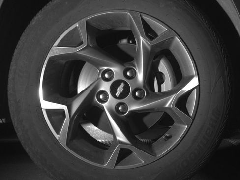 Used 2025 Chevrolet Trax LT FWD image 13