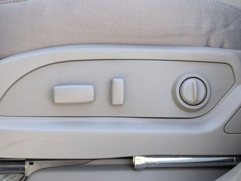 Used 2012 Chevrolet Traverse LS image 25