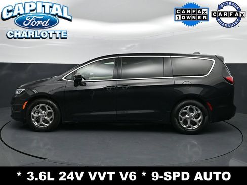 Used 2024 Chrysler Pacifica Limited FWD image 4