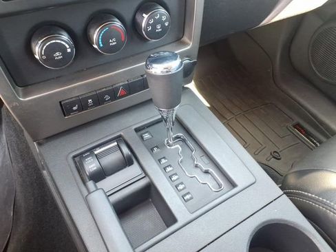 Used 2012 Jeep Liberty Sport image 18