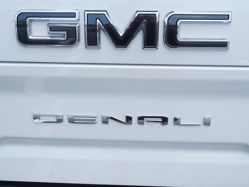 Used 2025 GMC Sierra 2500 Denali Ultimate AWD/4WD image 41