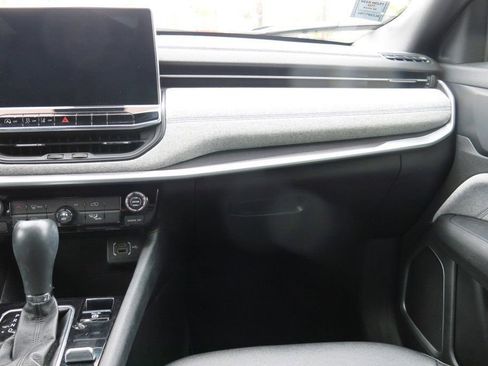 Used 2024 Jeep Compass Latitude AWD/4WD image 23