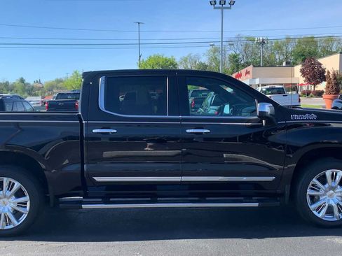 Certified 2023 Chevrolet Silverado 1500 High Country w/ High Country Premium Package AWD/4WD image 9