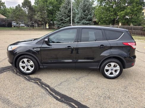 Used 2015 Ford Escape SE FWD image 2
