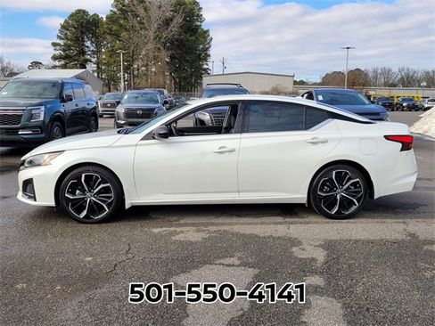 Used 2024 Nissan Altima 2.5 SR w/ SR Premium Package image 2