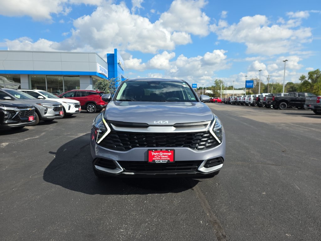 Used 2025 Kia Sportage LX FWD image 3